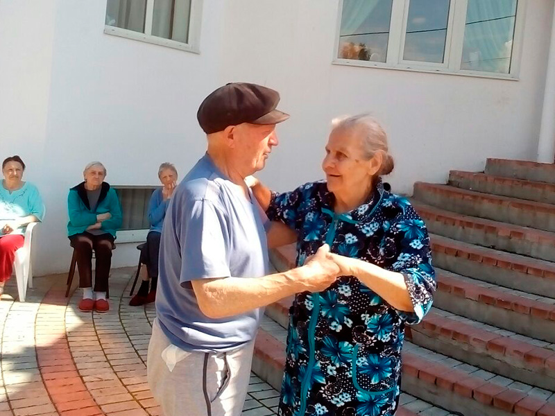танцы пенсионеров